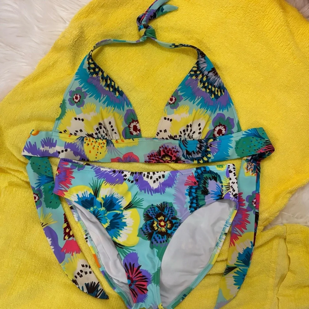 Victoria's Secret Multi Color Bottom Mid Rise Bikini top with removable padding